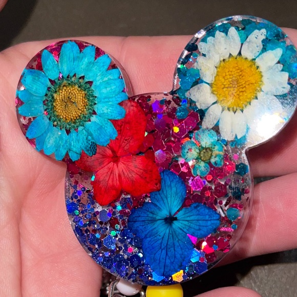 Custom Badge Holders - Picture 9 of 16